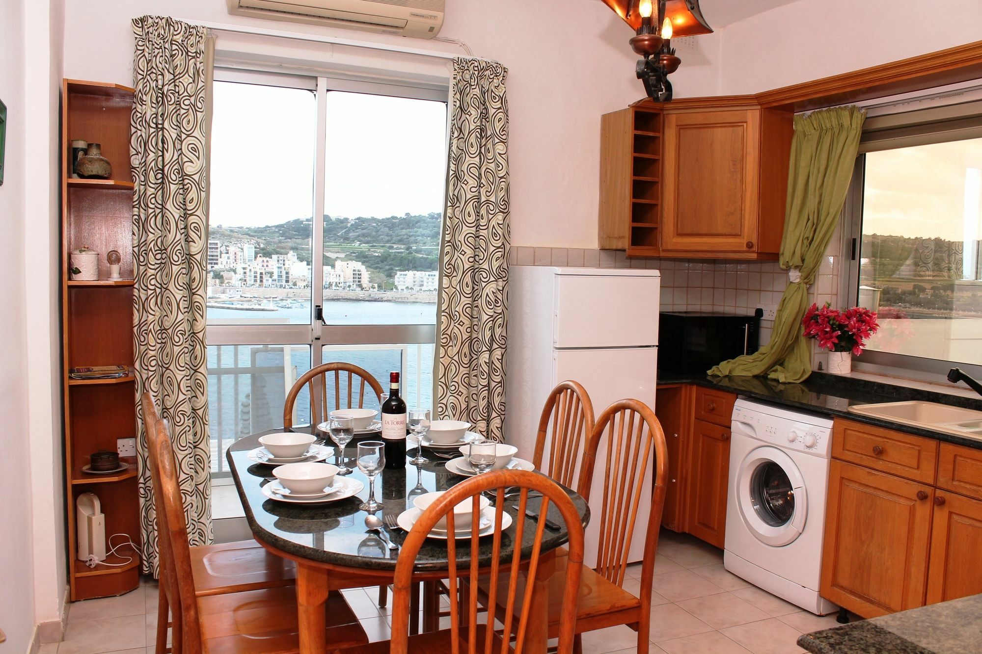 Bayview 2 Bedroom Seaview With Large Terrace With Panoramic Views - By Getawaysmalta Apartman